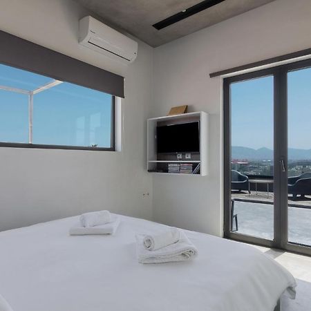 Apartment With Terrace In Piraeus Exterior photo